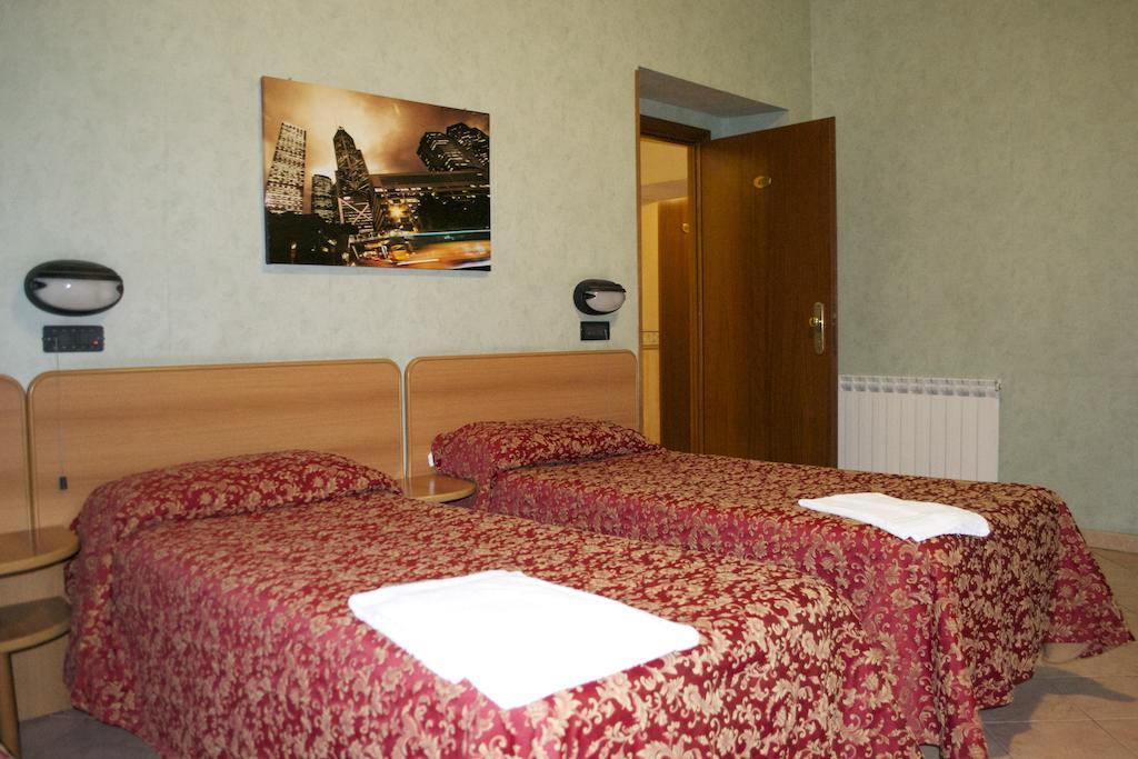 Hotel Ferrarese Roma Exterior foto