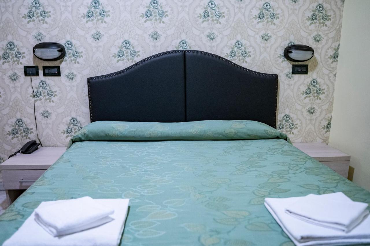 Hotel Ferrarese Roma Exterior foto