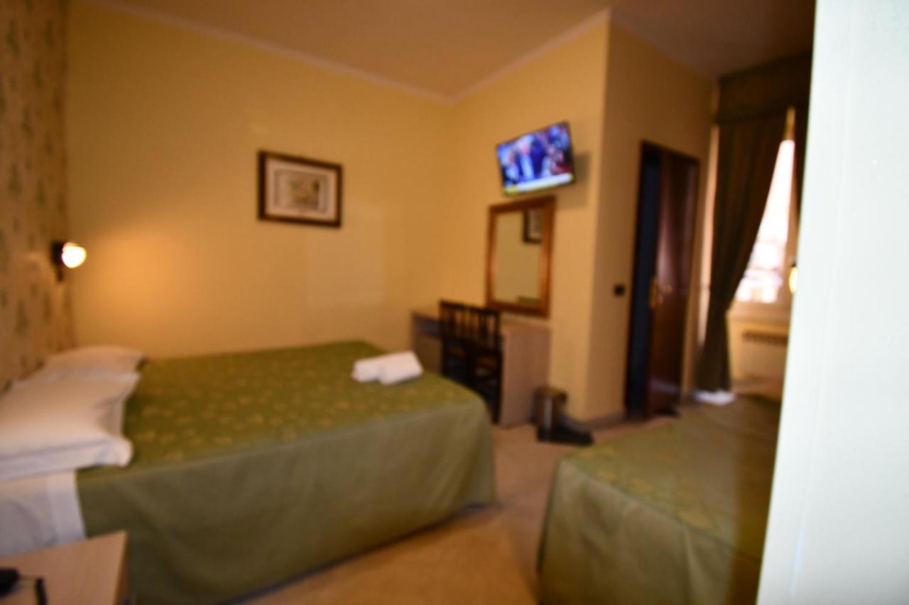 Hotel Ferrarese Roma Exterior foto