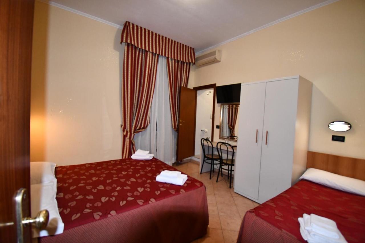 Hotel Ferrarese Roma Exterior foto
