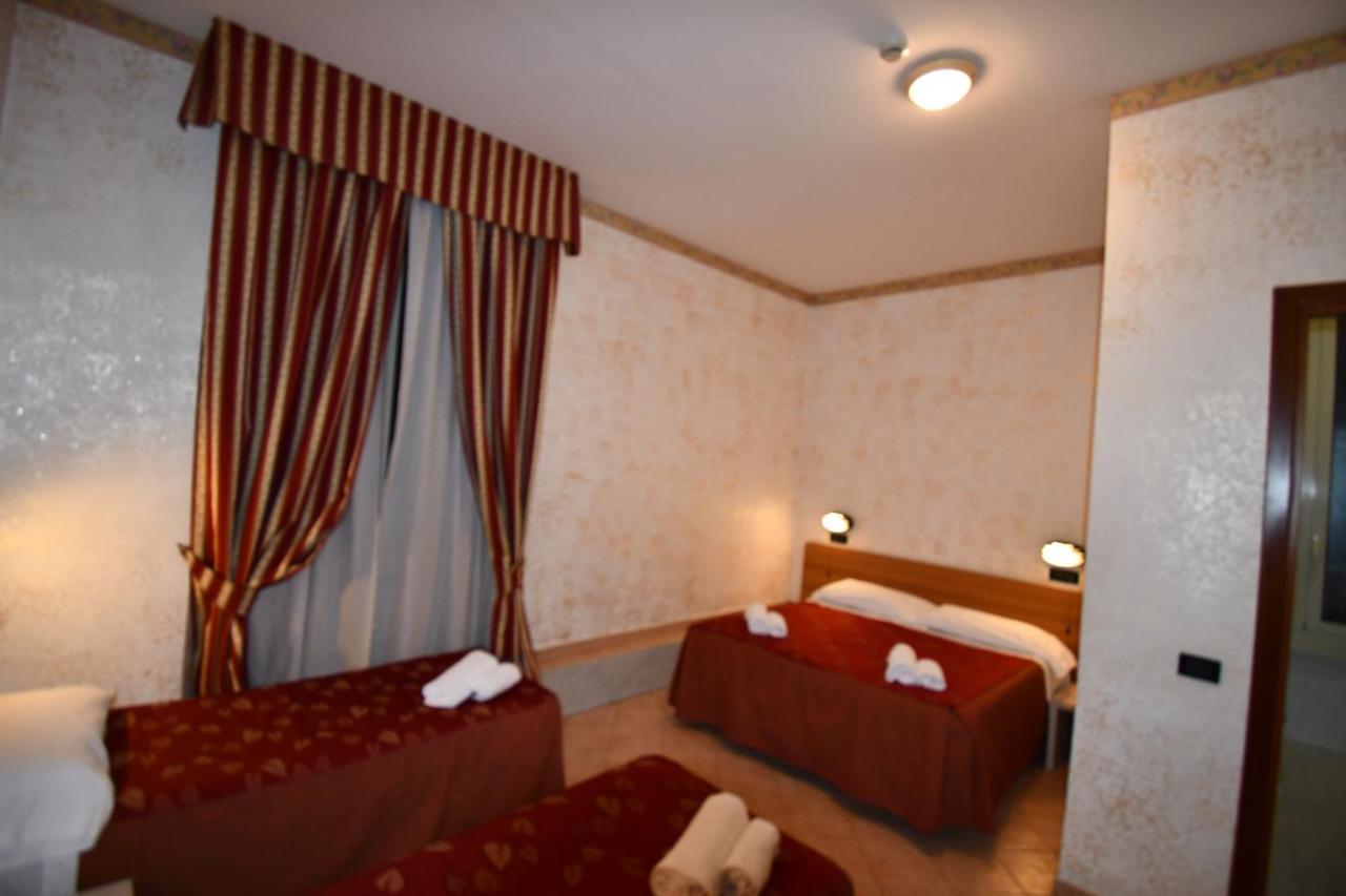Hotel Ferrarese Roma Exterior foto