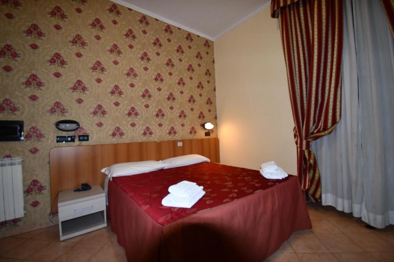 Hotel Ferrarese Roma Exterior foto