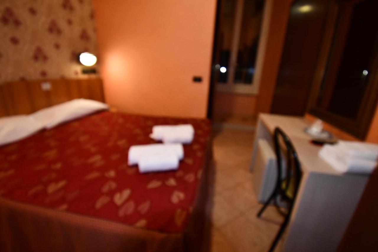 Hotel Ferrarese Roma Exterior foto
